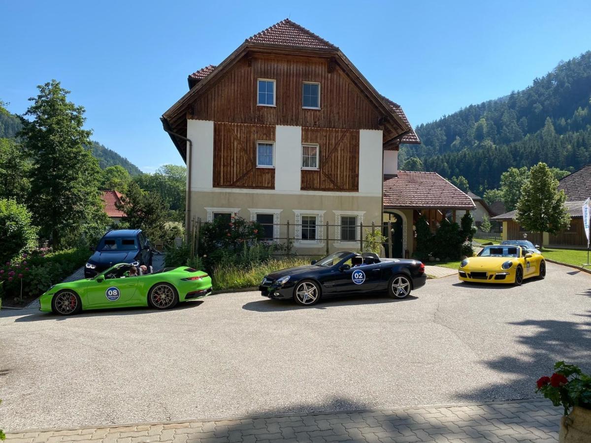 Hotel Dienstl Gut Launsdorf Dış mekan fotoğraf