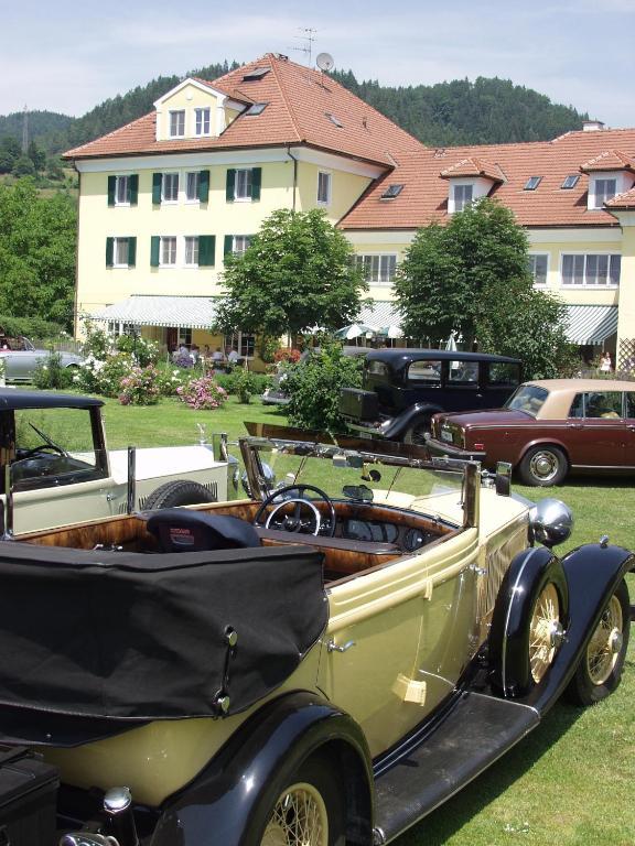 Hotel Dienstl Gut Launsdorf Dış mekan fotoğraf